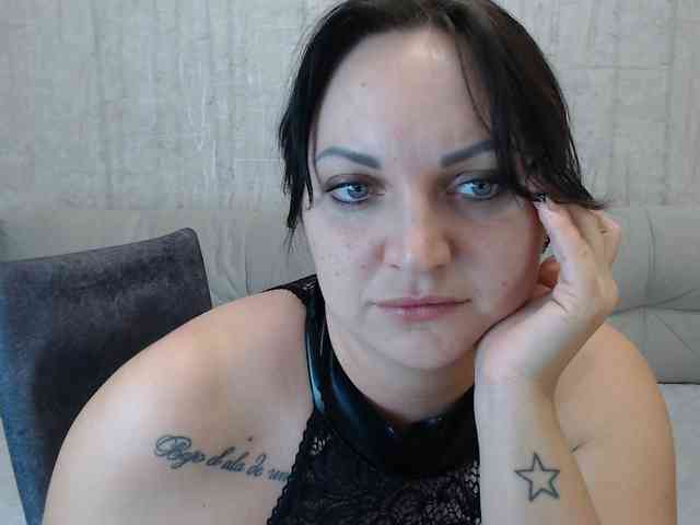 JenniferTheChic webcam