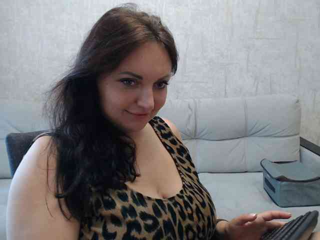 chat room nude AngelinaCute