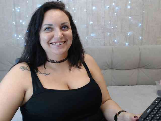 JenniferTheChic webcam