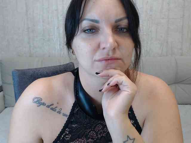 JenniferTheChic webcam