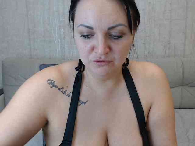 JenniferTheChic webcam