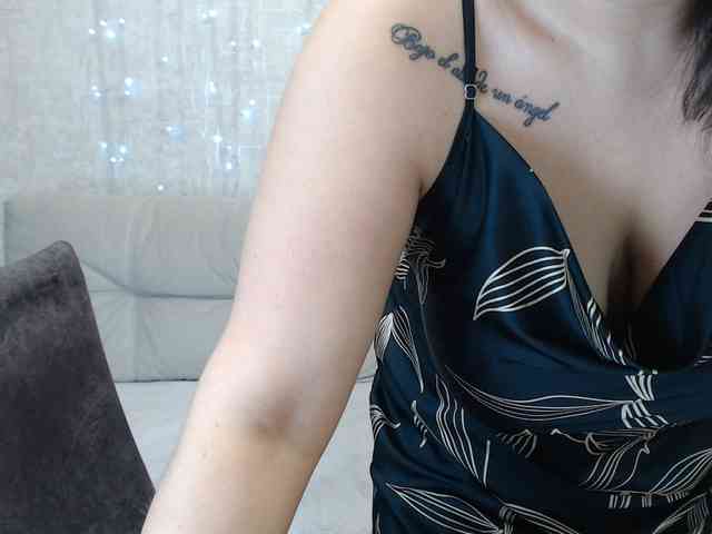 JenniferTheChic webcam