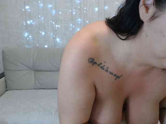 JenniferTheChic webcam