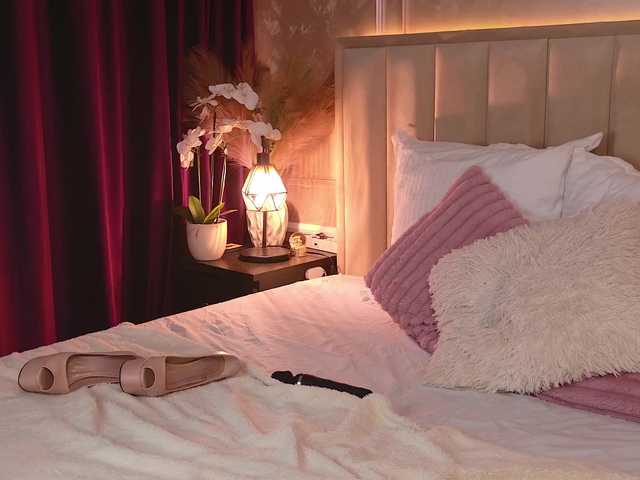 sereneloving's BongaCams show and profile