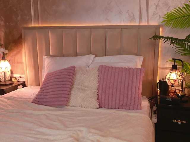 sereneloving's BongaCams show and profile