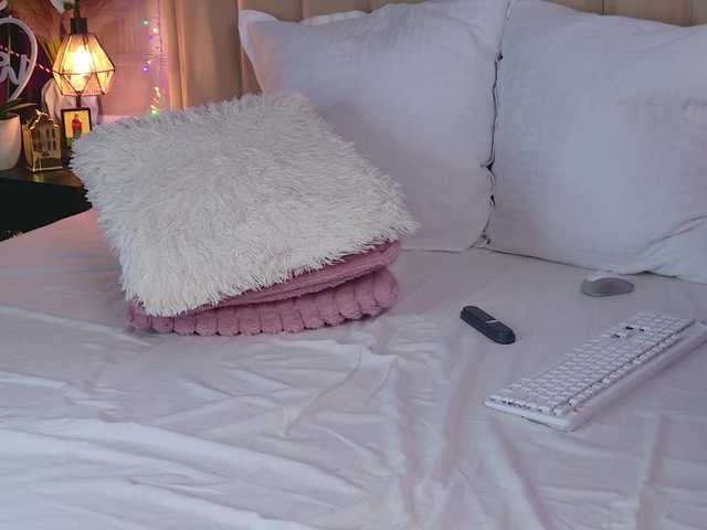 sereneloving's BongaCams show and profile