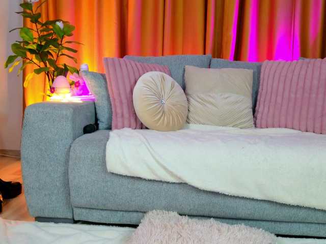 sereneloving's BongaCams show and profile