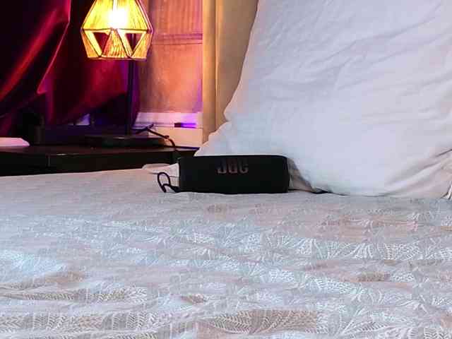 SereneRhodes webcam
