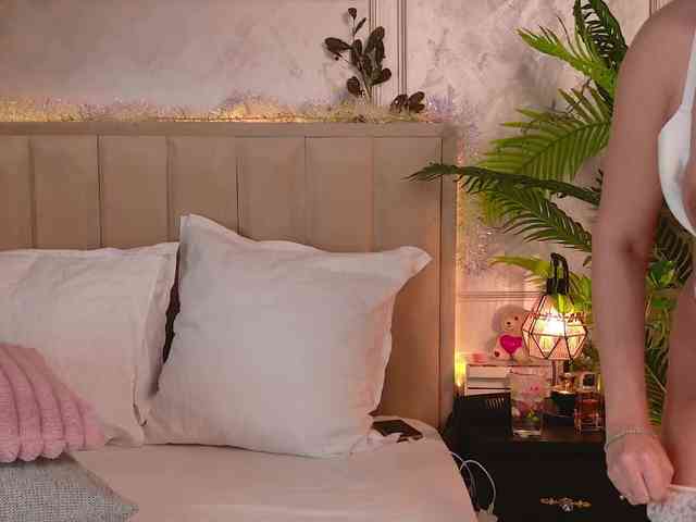 sereneloving Live Webcam on BongaCams