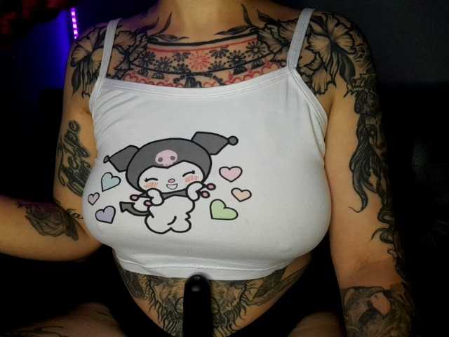 lucy-dreams69's BongaCams show and profile