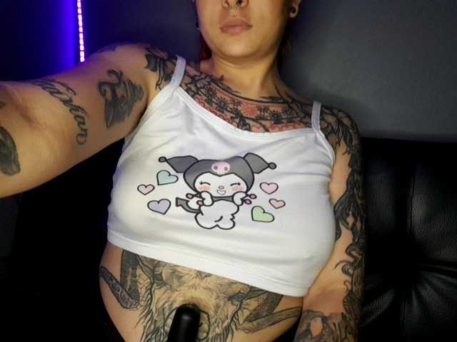 lucy-dreams69's BongaCams show and profile