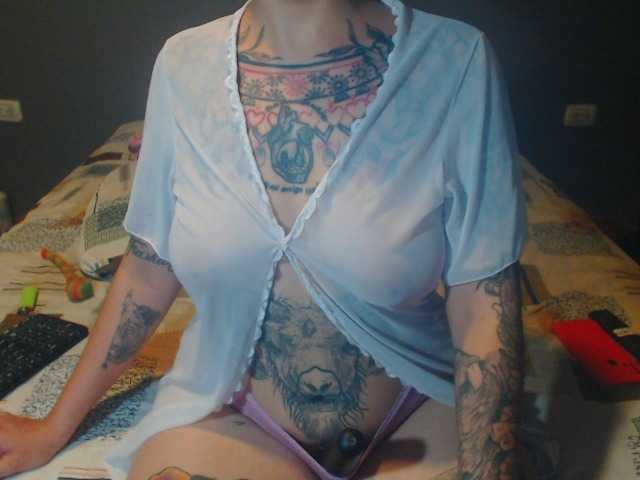 lucy-dreams69's BongaCams show and profile