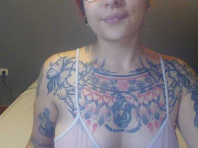 lucy-dreams69's BongaCams show and profile