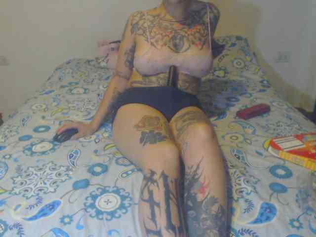 Lucy_tattoodreams webcam