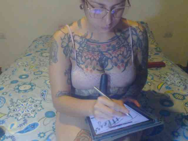 Lucy_tattoodreams webcam