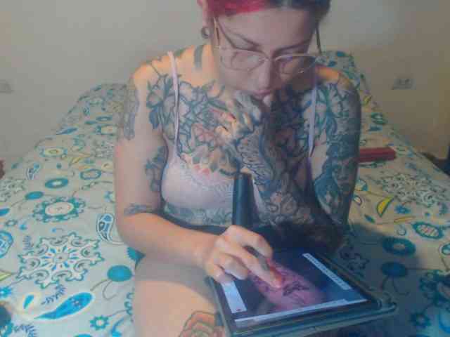 Lucy_tattoodreams webcam