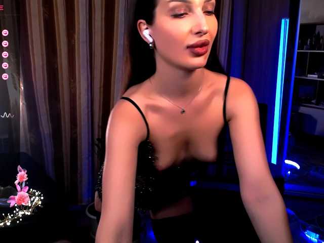 LauraBess's BongaCams show and profile