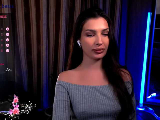 LauraBess's BongaCams show and profile