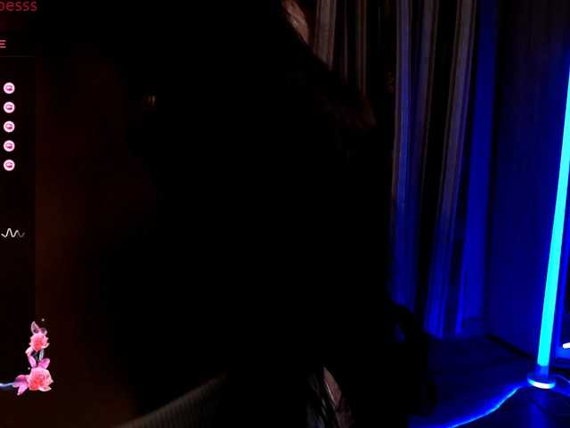 LauraBess's BongaCams show and profile