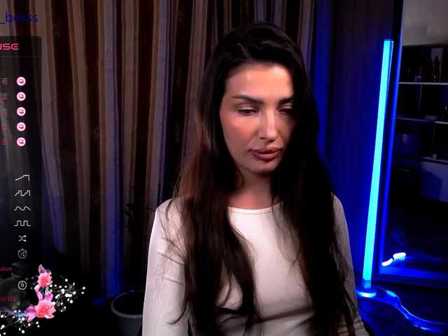 LauraBess's BongaCams show and profile