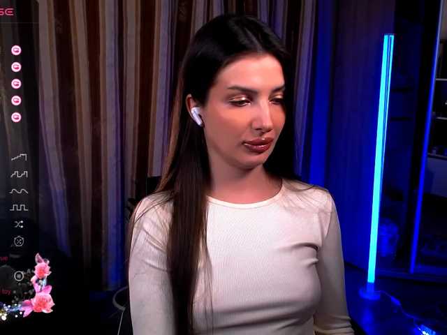 LauraBess's BongaCams show and profile