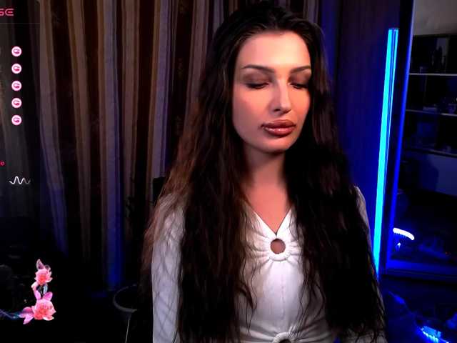 LauraBess's BongaCams show and profile