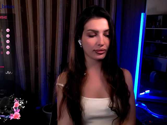 LauraBess's BongaCams show and profile