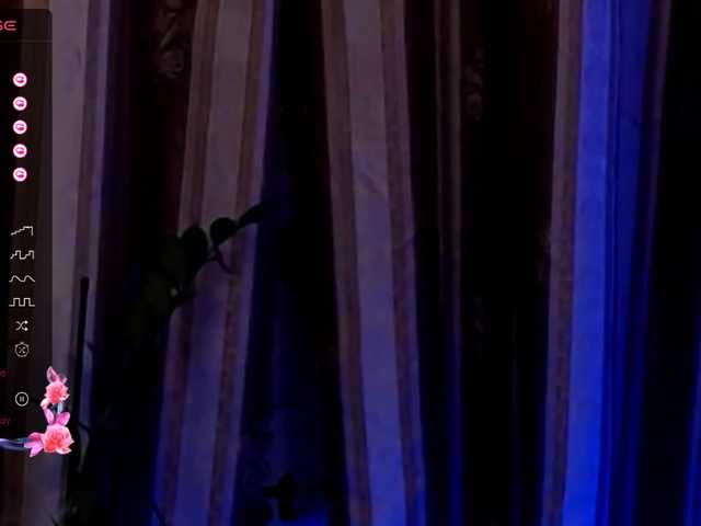 LauraBess's BongaCams show and profile