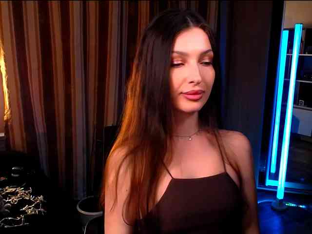 LauraBess webcam