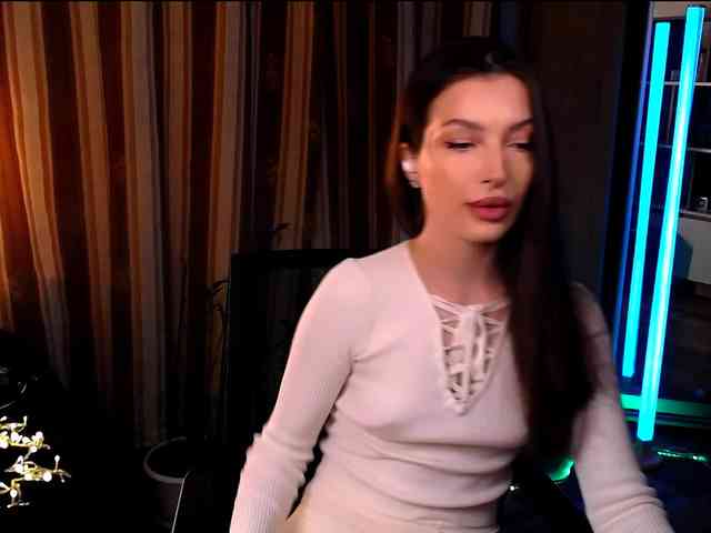 LauraBess webcam