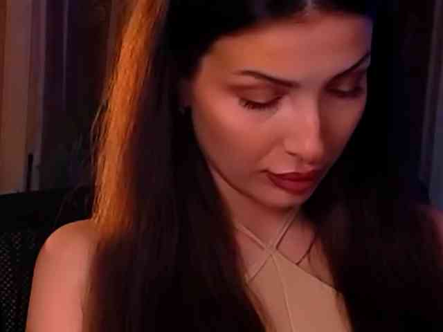 LauraBess webcam