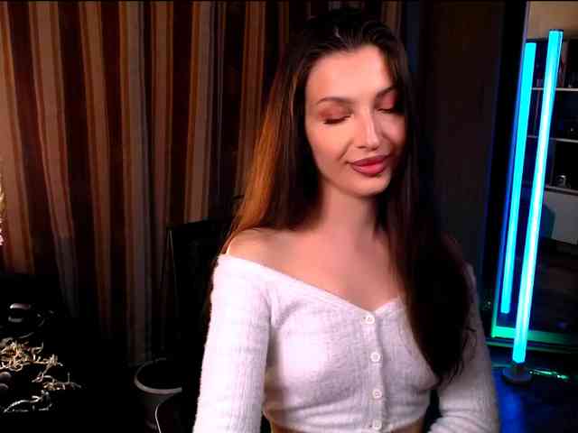 LauraBess webcam