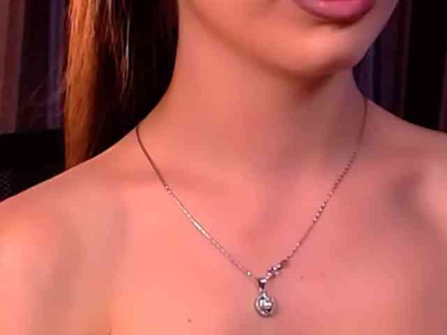 LauraBess webcam