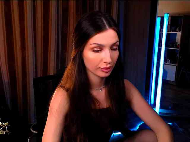 LauraBess webcam