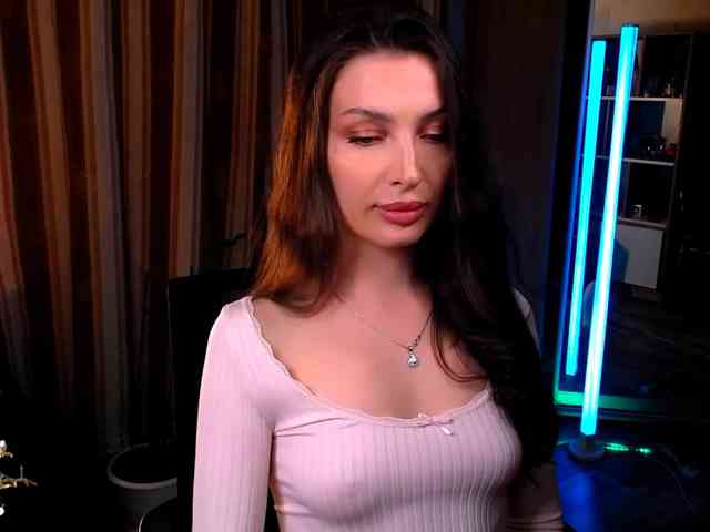 LauraBess webcam