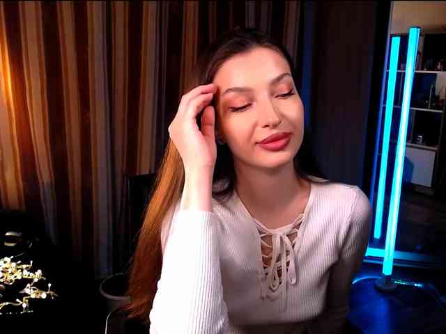 LauraBess webcam