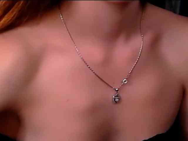 LauraBess webcam