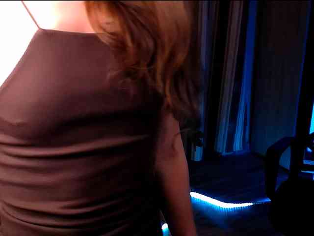 LauraBess webcam