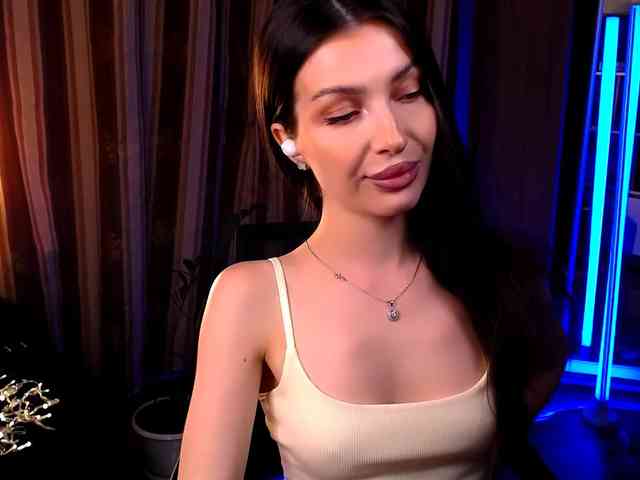 LauraBess webcam