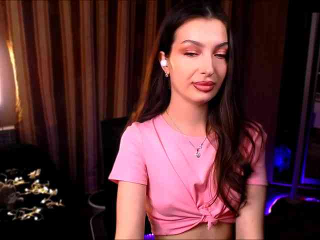 LauraBess webcam