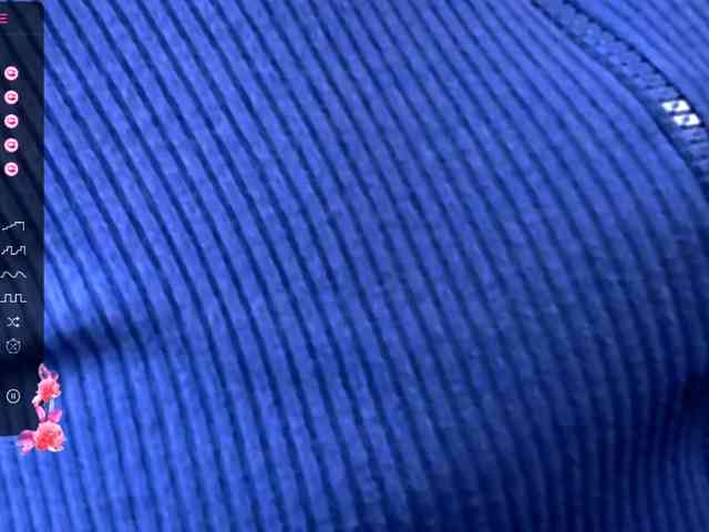 LauraBess webcam