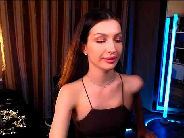 LauraBess webcam