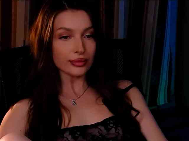 LauraBess webcam