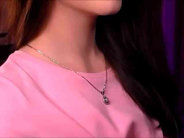 LauraBess webcam