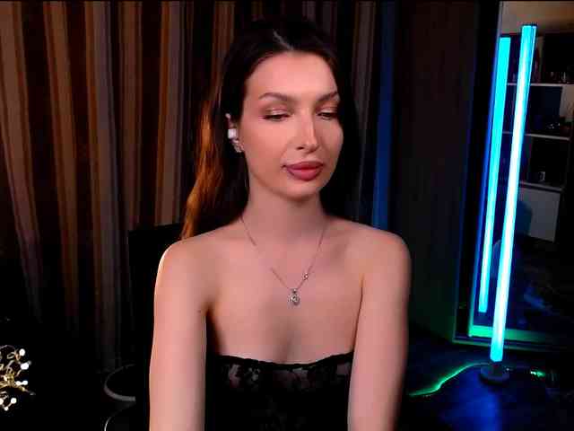 LauraBess webcam