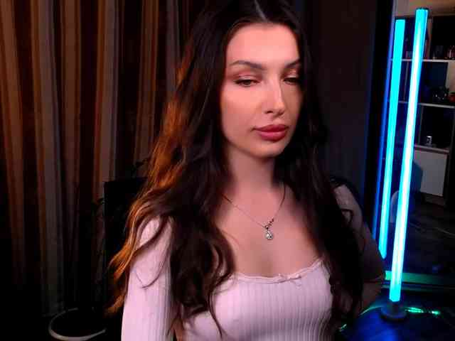 LauraBess webcam