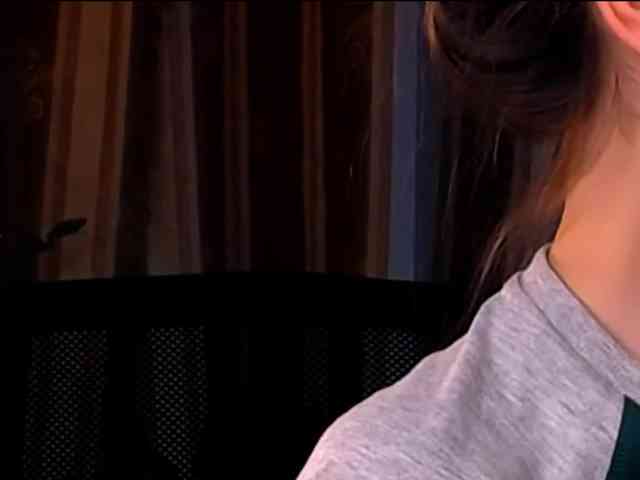 LauraBess webcam