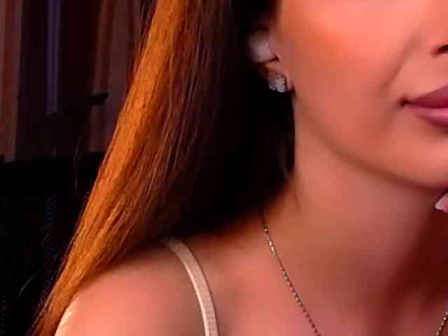 LauraBess webcam
