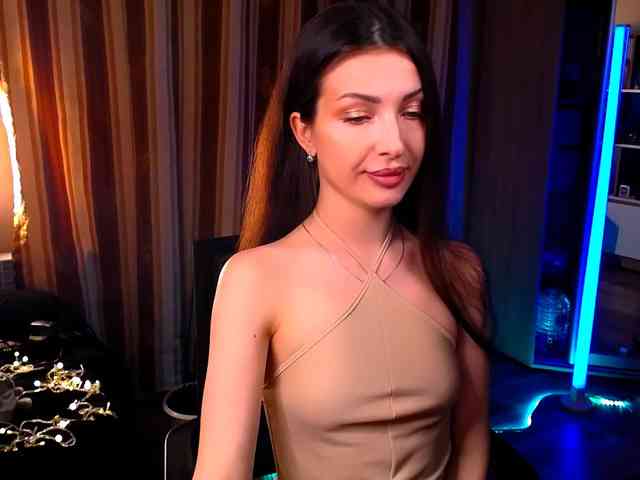 LauraBess webcam