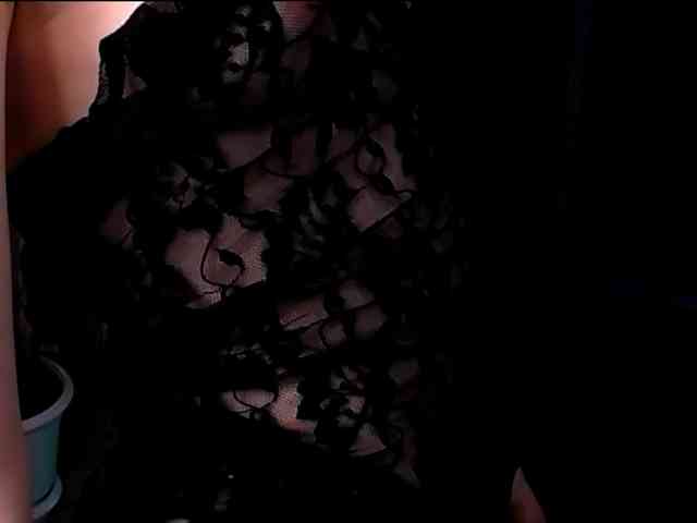 LauraBess webcam